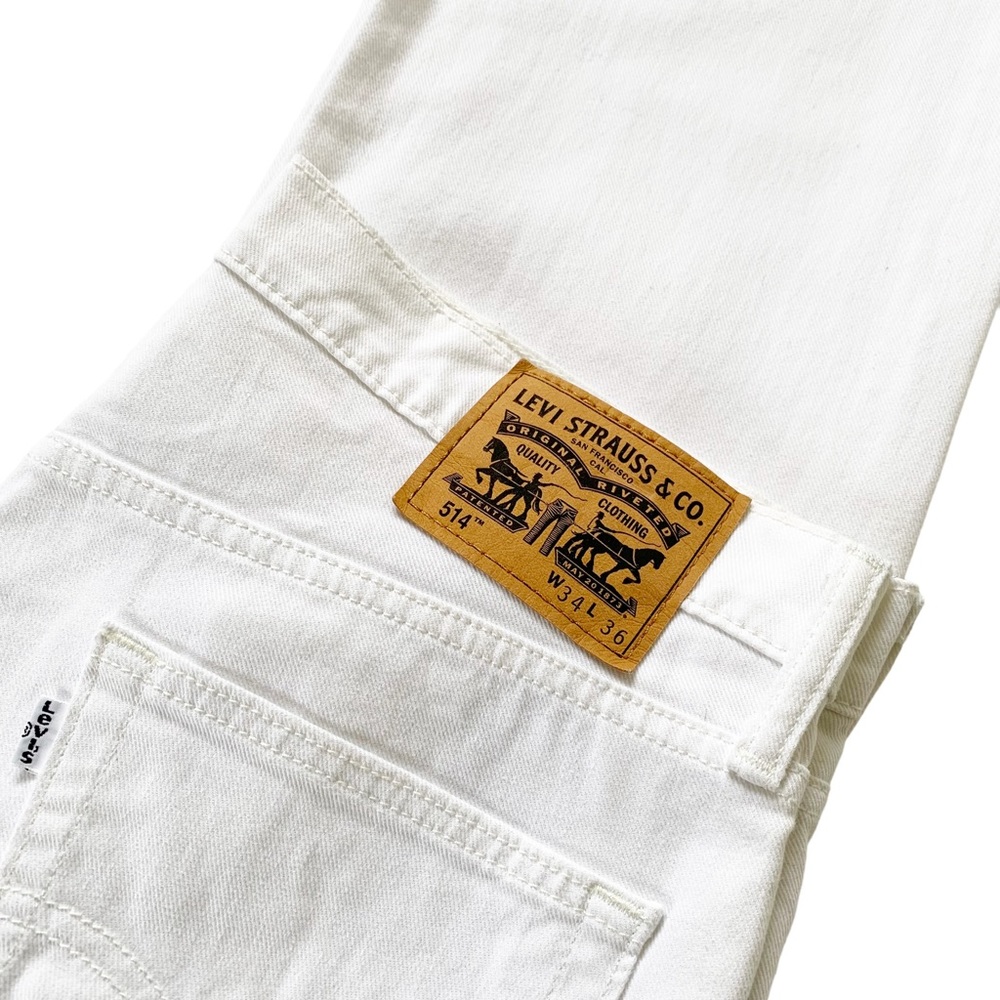 Levi’s White 514 Straight Leg Jeans with White Tab - Picture 4 of 8